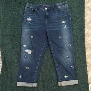 Chicos Embellished “So Slimming” Cropped Blue Jeans